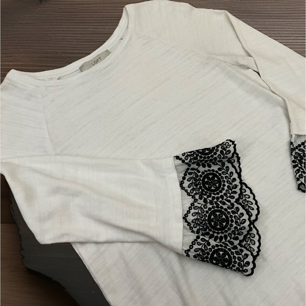 LOFT‎ White Long Sleeve Top Black Embroidered Bell Cuffs Blouse Small
